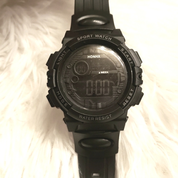 NEW Mens Black Sports Watch - Picture 1 of 6